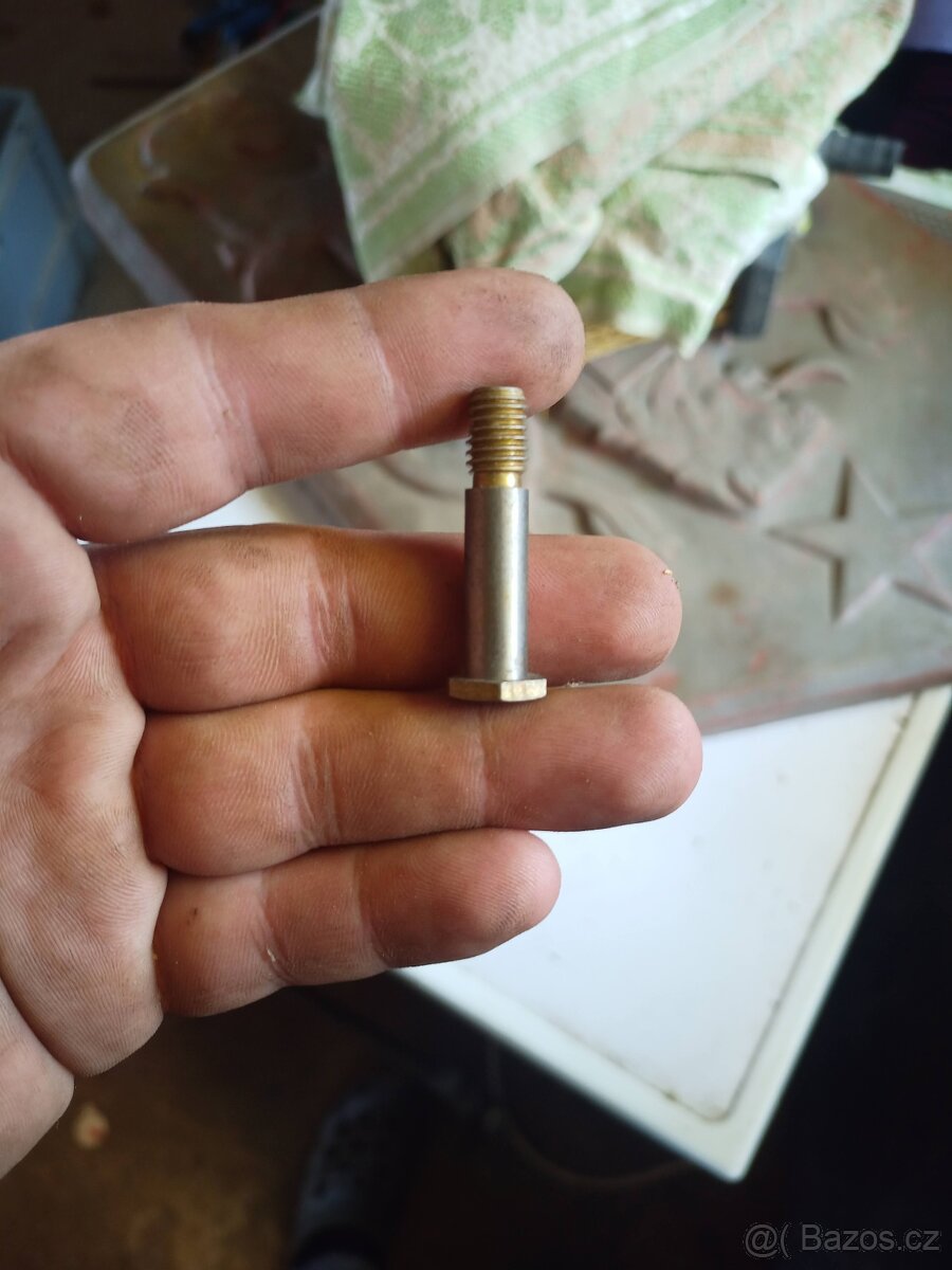 Pevnostní lícovaní šroub M8