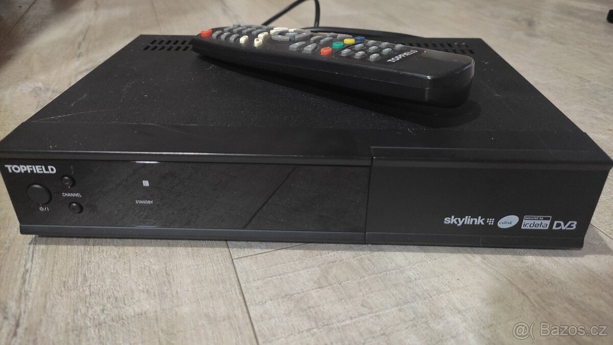Satelitní přijímač Topfield. Skylink.