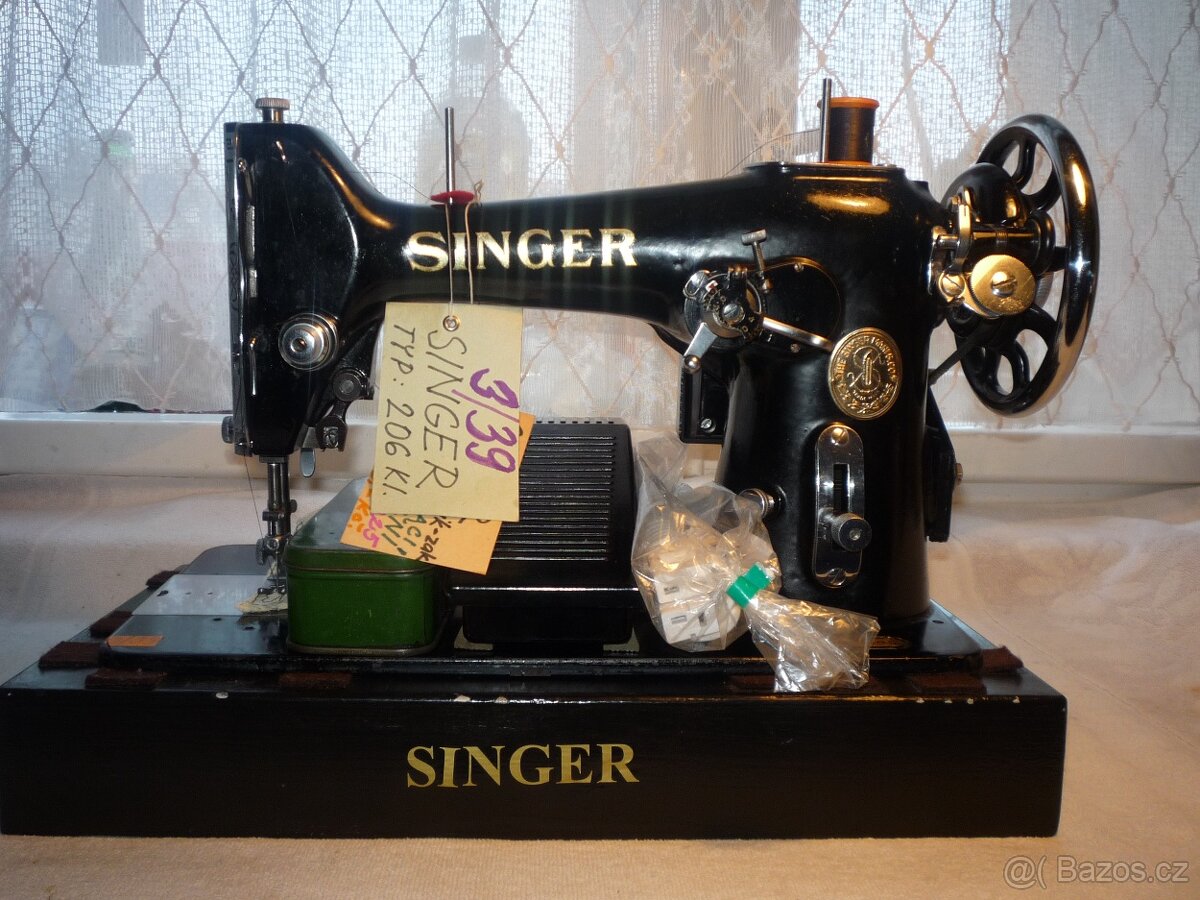 Starý přenosný šicí stroj SINGER 206 - REZERVACE do 13.5.