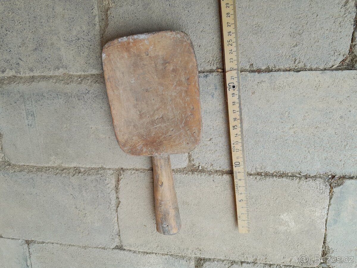 Dřevěná lopatka