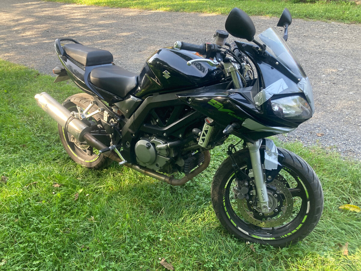 Suzuki SV 650SA poškozena