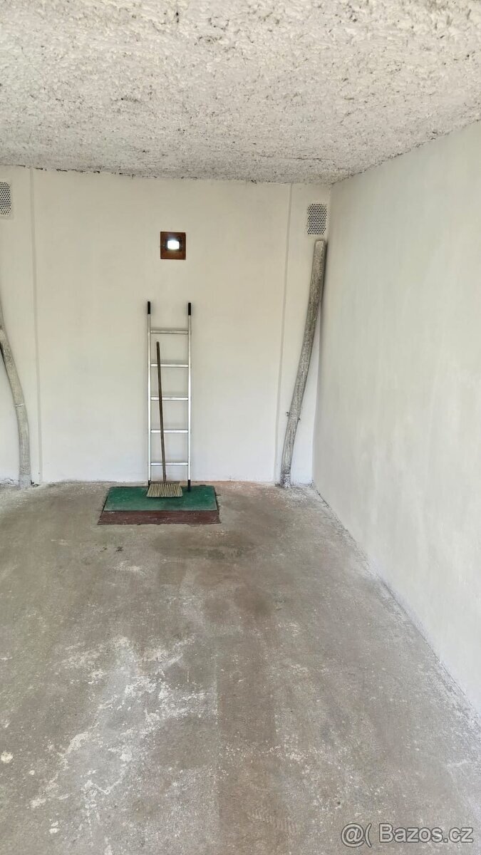 Zděná garáž na prodej v Uničově