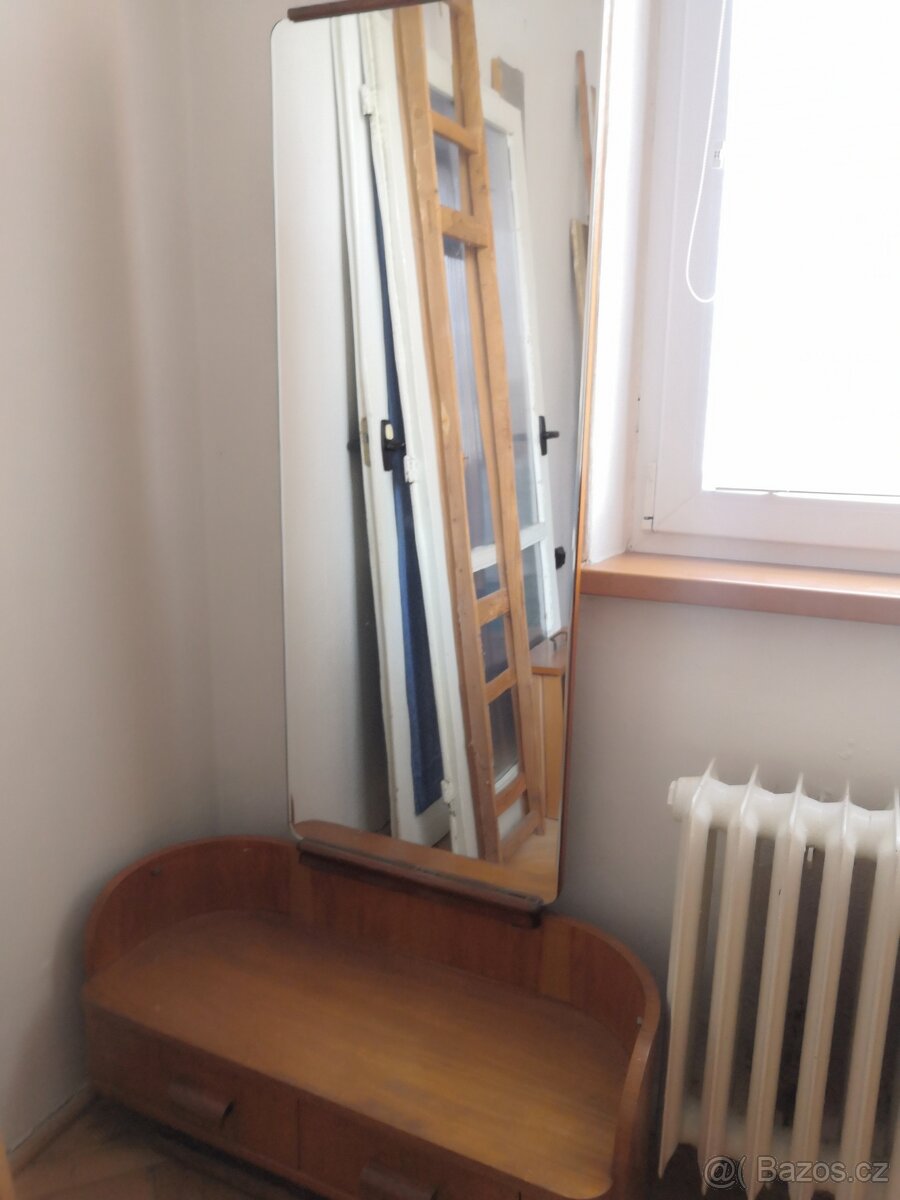 Velké skříně s kulatými rohy PRODÁNO