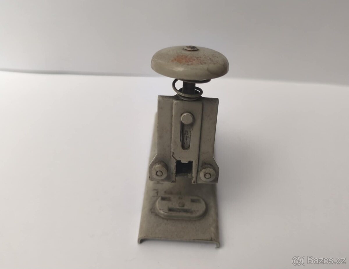 Retro kancelářská sešívačka - MADE IN GERMANY
