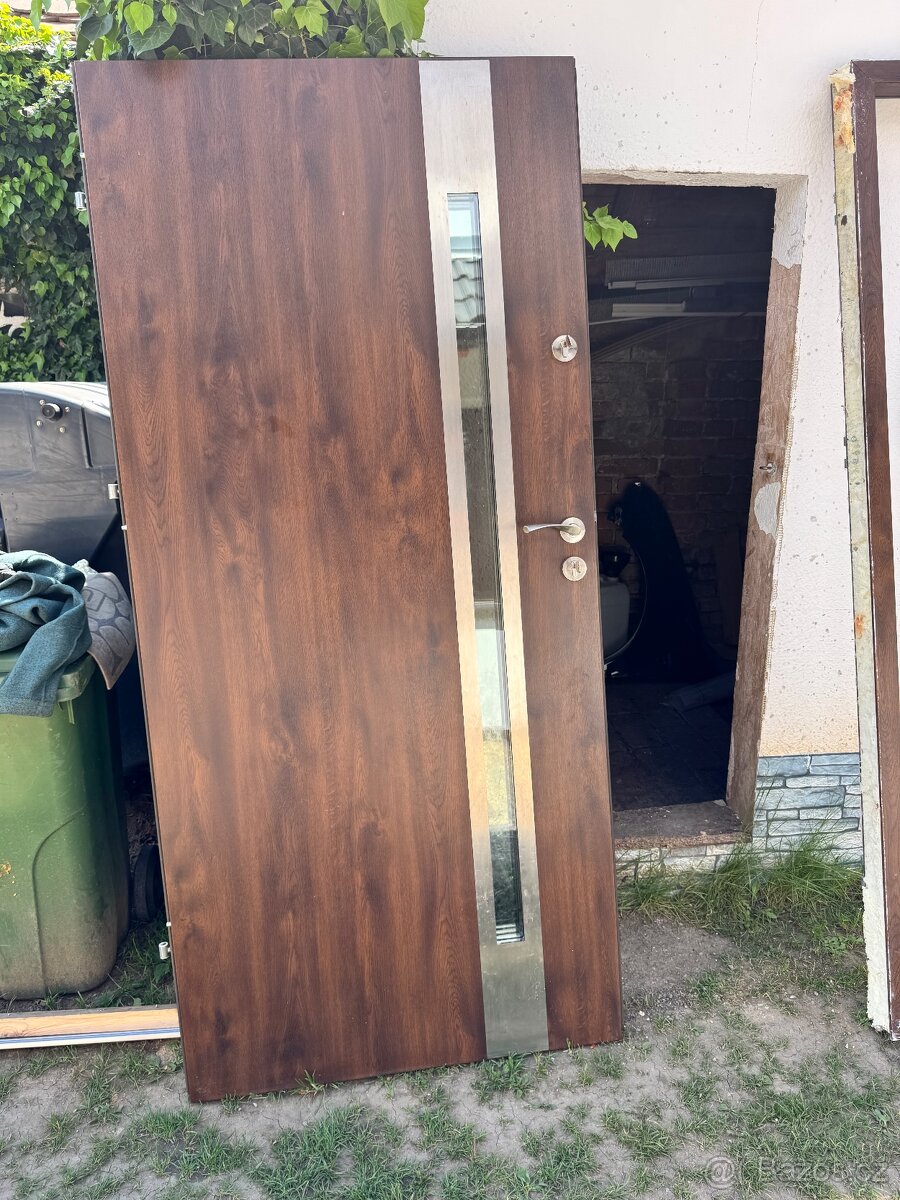 Vchodové dveře 100cm pravé bezpečnostní