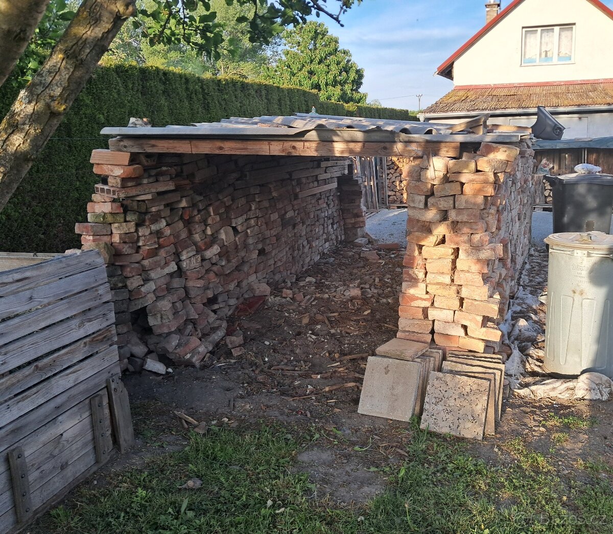 Cihly zdarma.