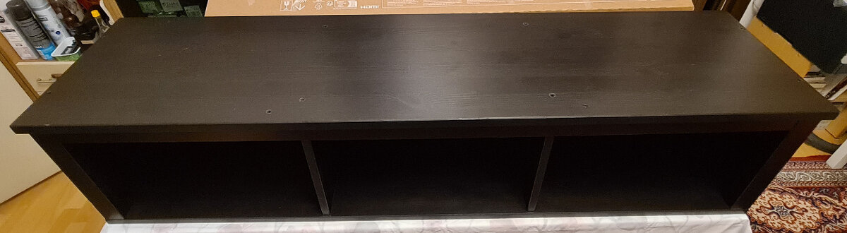 Police Ikea Hemnes černohnědá
