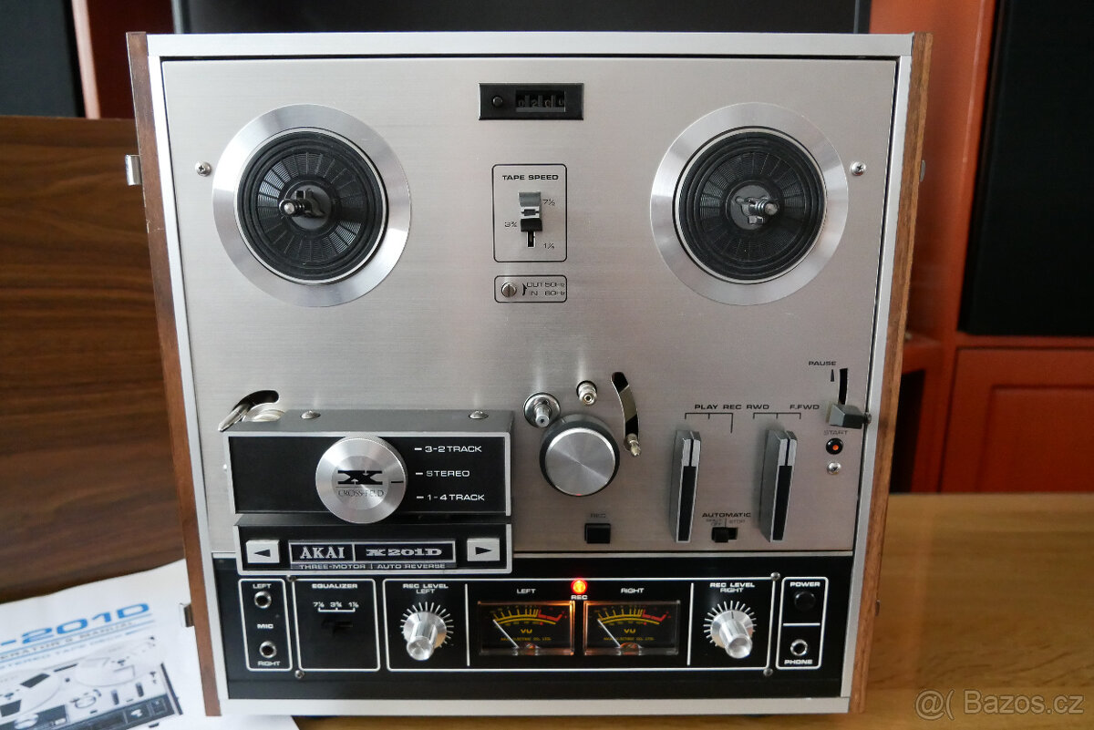 AKAI X-201D