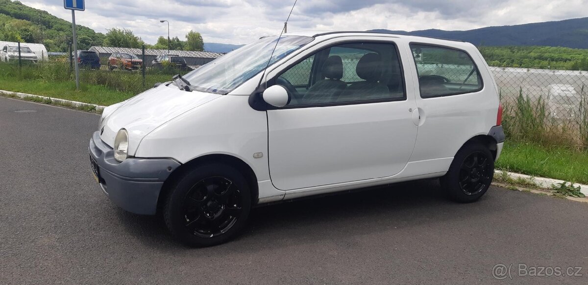 RENAULT TWINGO 1.2 rok 2003 výborný celkový stav