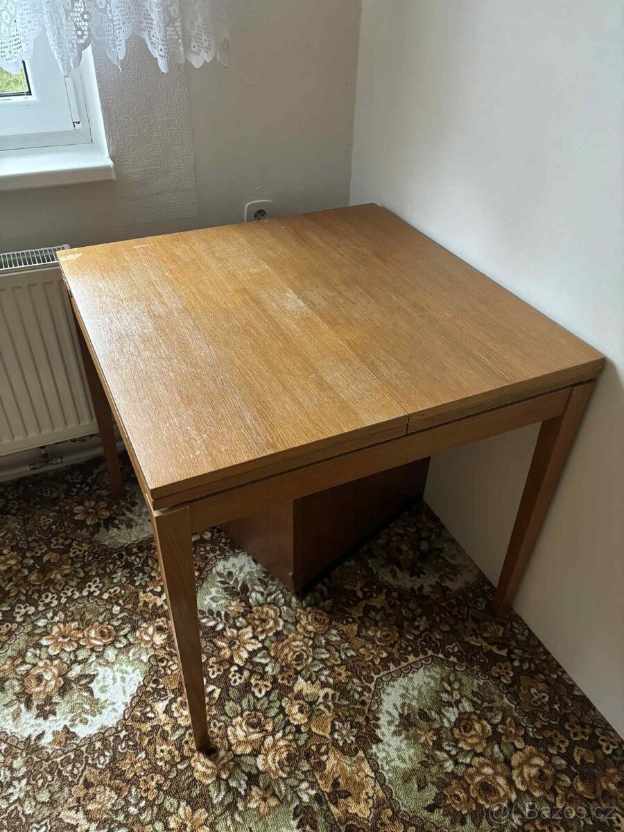 Stůl rozkládací