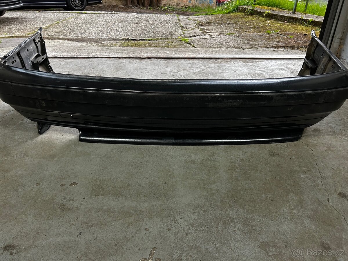 BMW E36 zadní nárazník