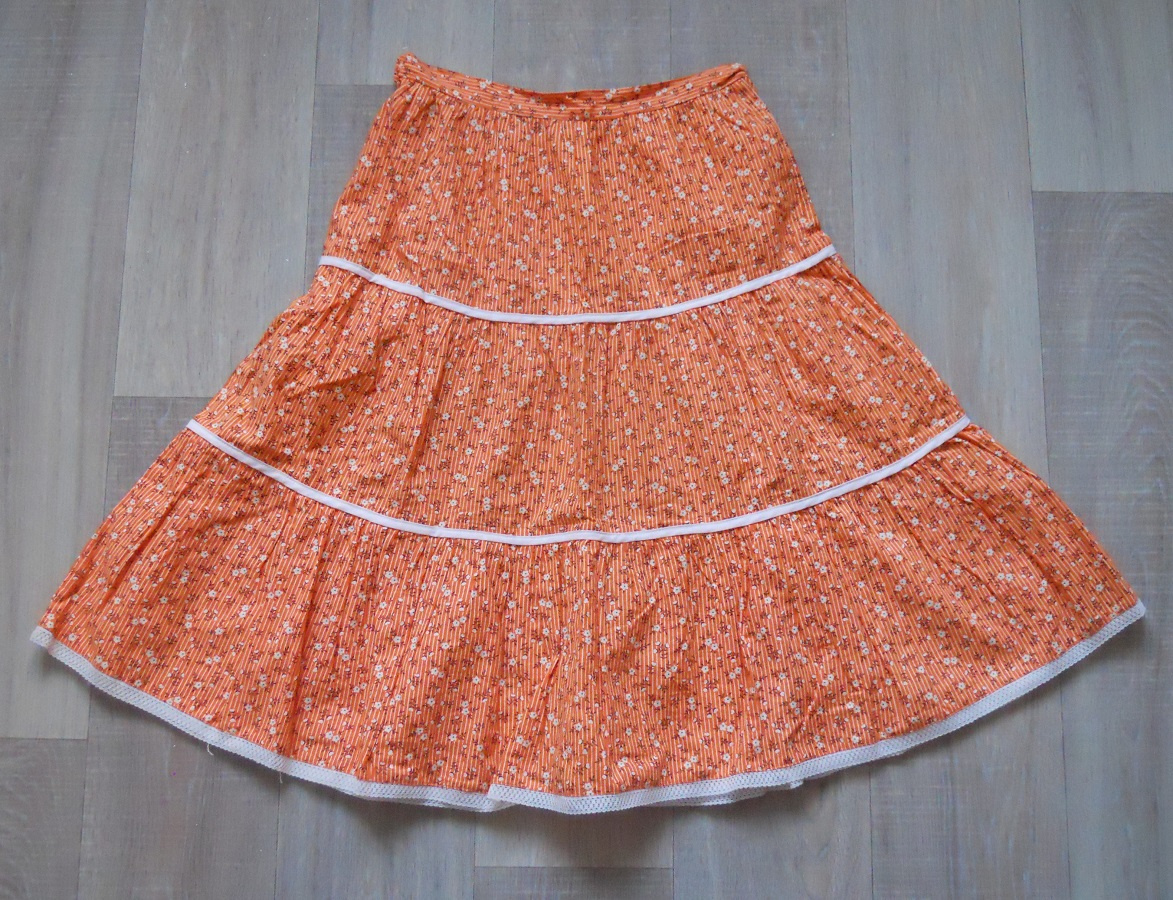 Sukně, vel. M, bvod pasu cca 70 cm