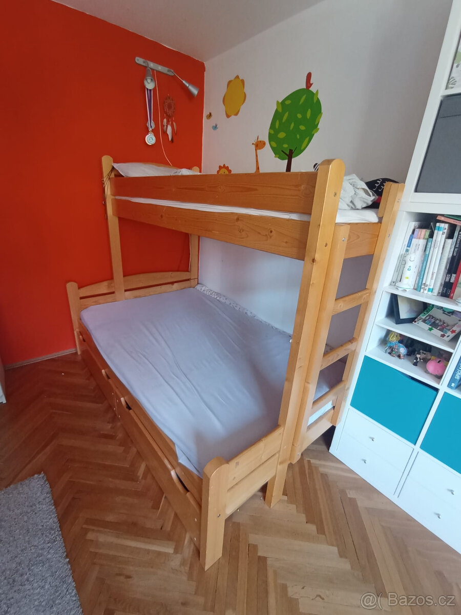 Patrová postel pro 3 děti, masivní, smrk, ulozny prostor