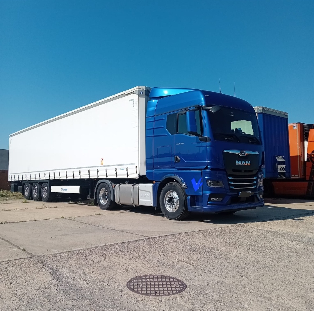 MAN TGX+ Návěs KRONE PROFILINER