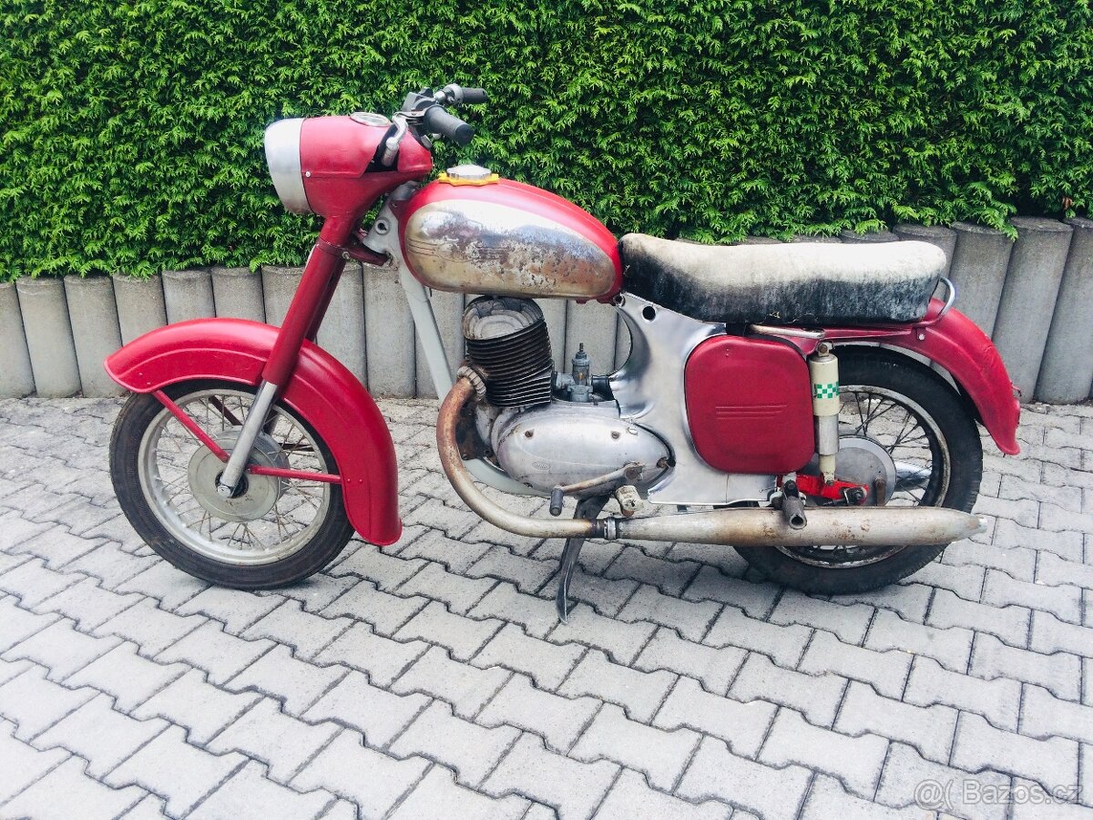 Jawa 250 kývačka, panelka, bez TP