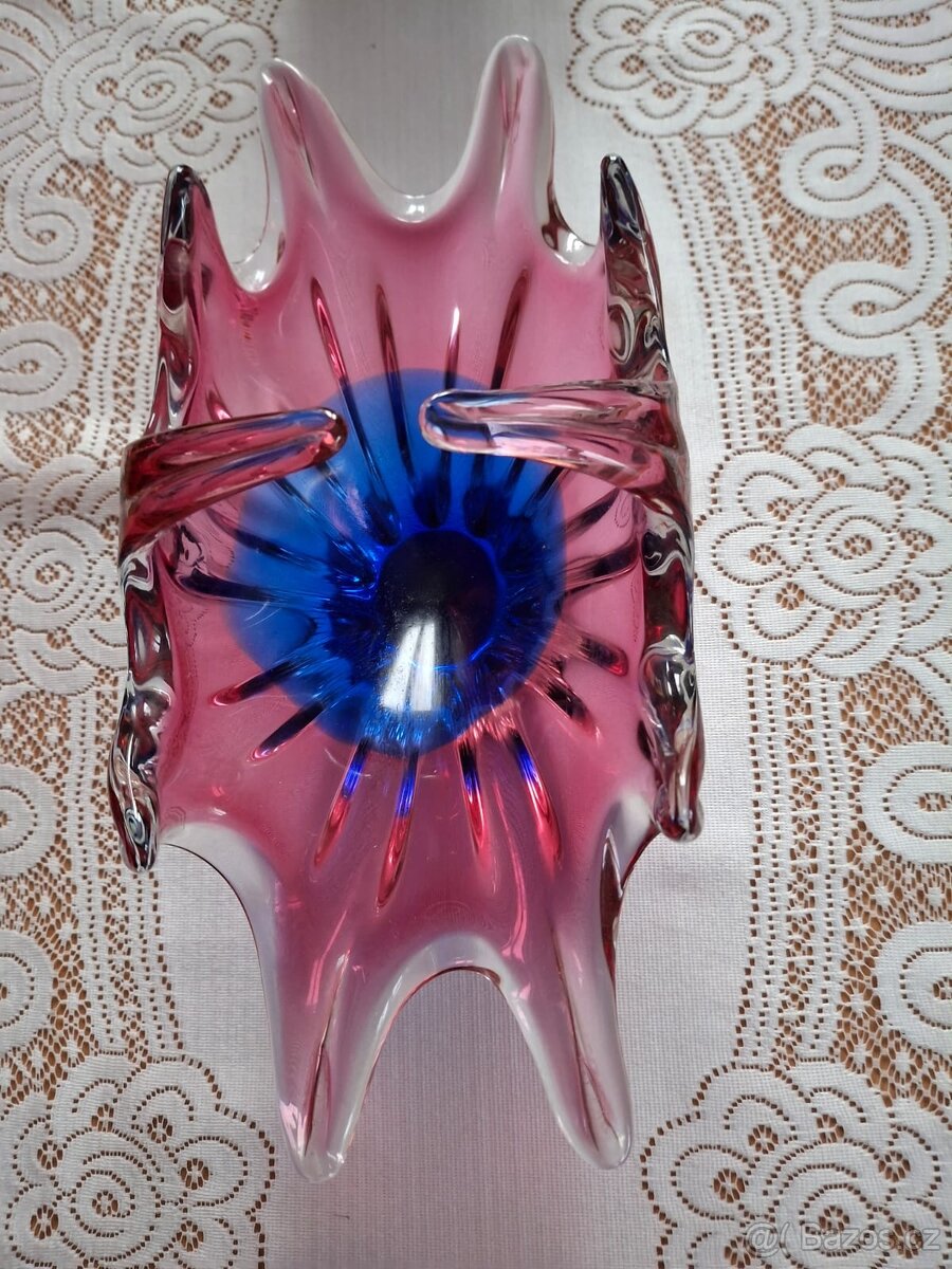 Misa, košíček.  hutní sklo...