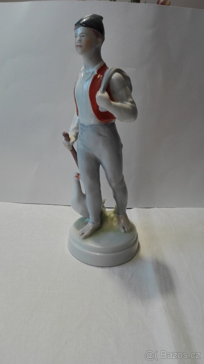 Porcelánová soška-Pasáček hus-Maďarsko