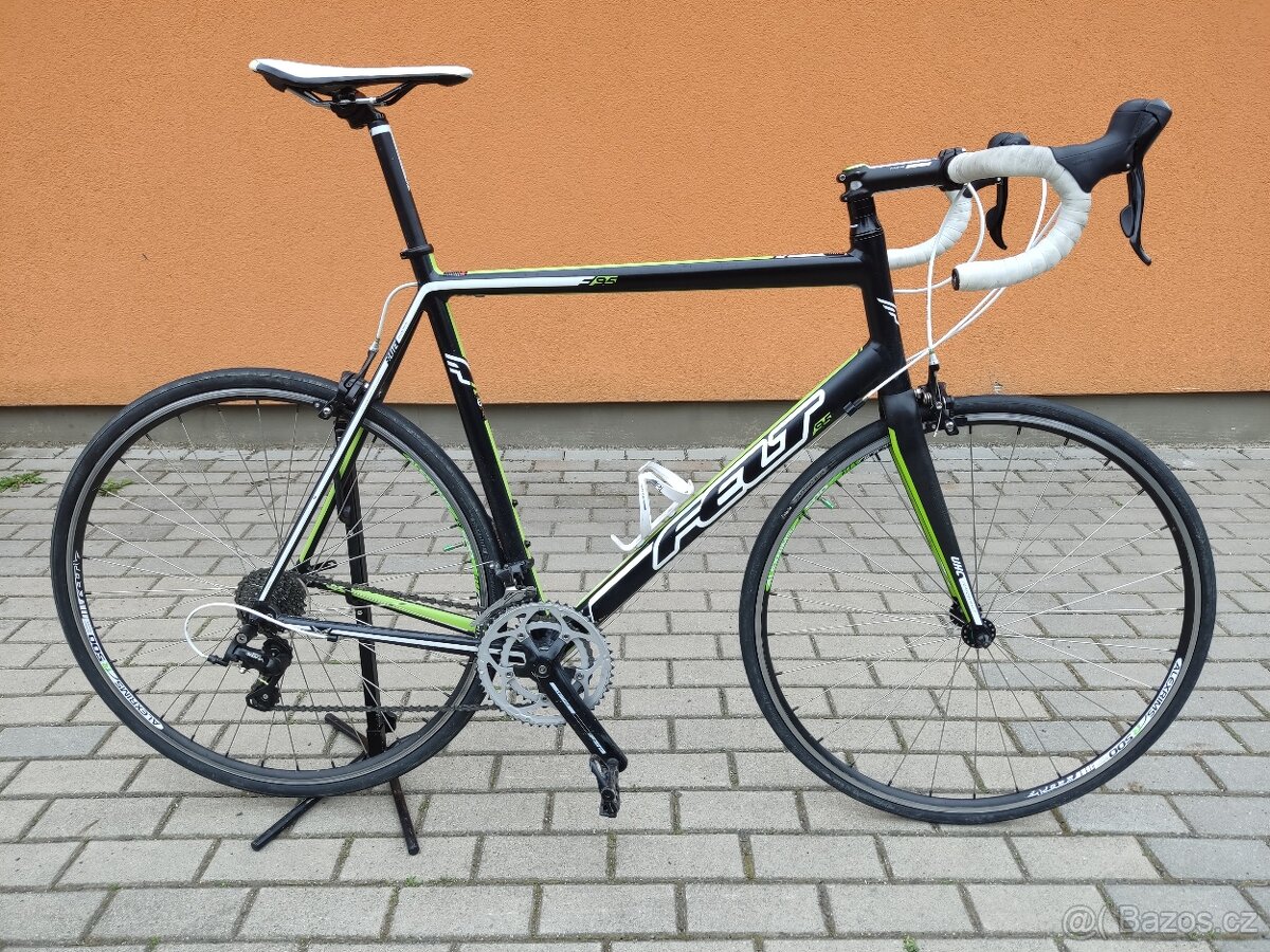 Silniční kolo Felt F95