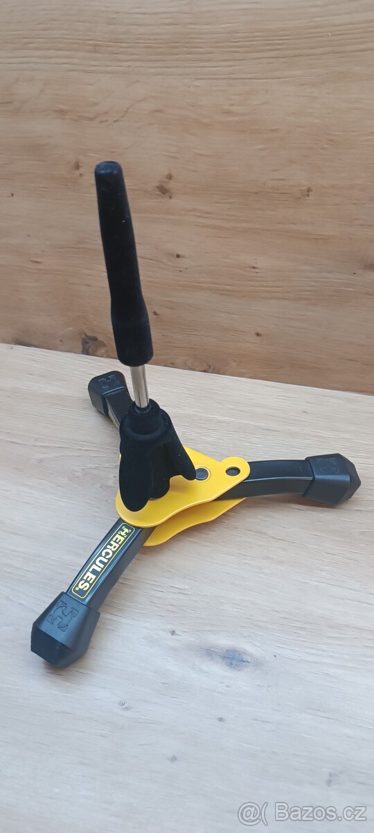 Stojan na klarinet (Hercules DS640BB)