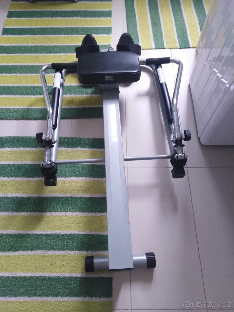 Prodám sportovní veslování trenažér.