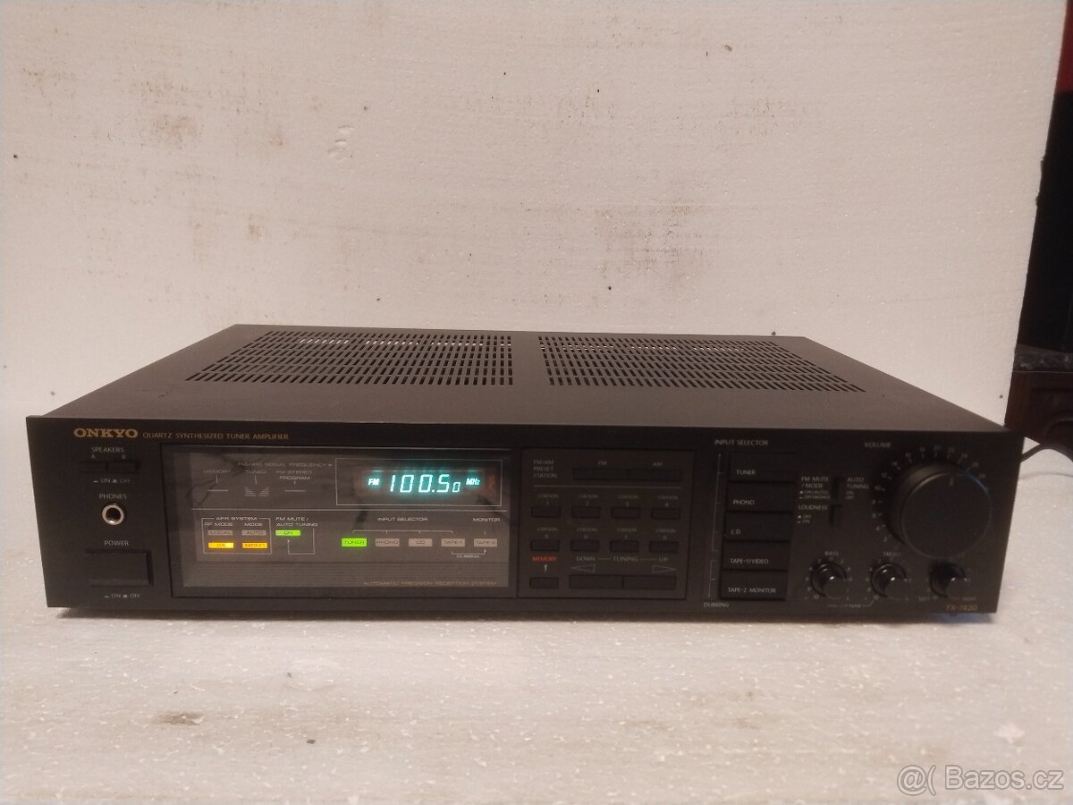ONKYO syntetizovaný ladicí zesilovač TX-7420