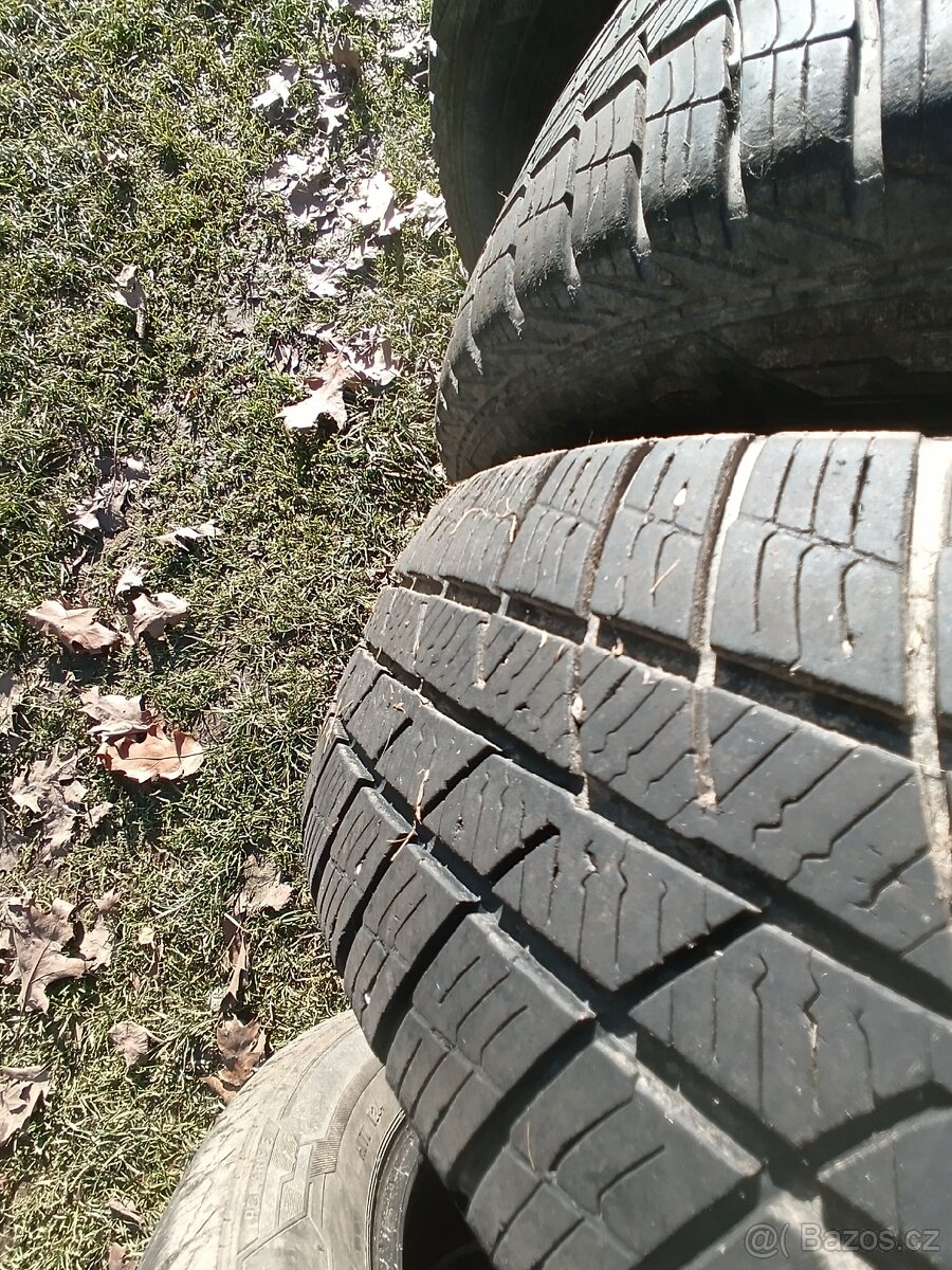 Pneu 175/65 R15 T