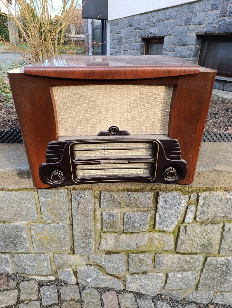 Rádio s gramofonem zn. Tesla typ: 512074