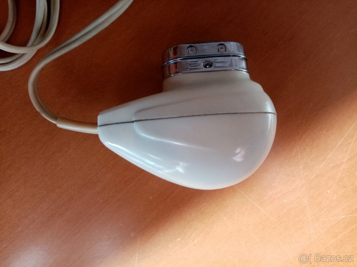 Starý holicí strojek..