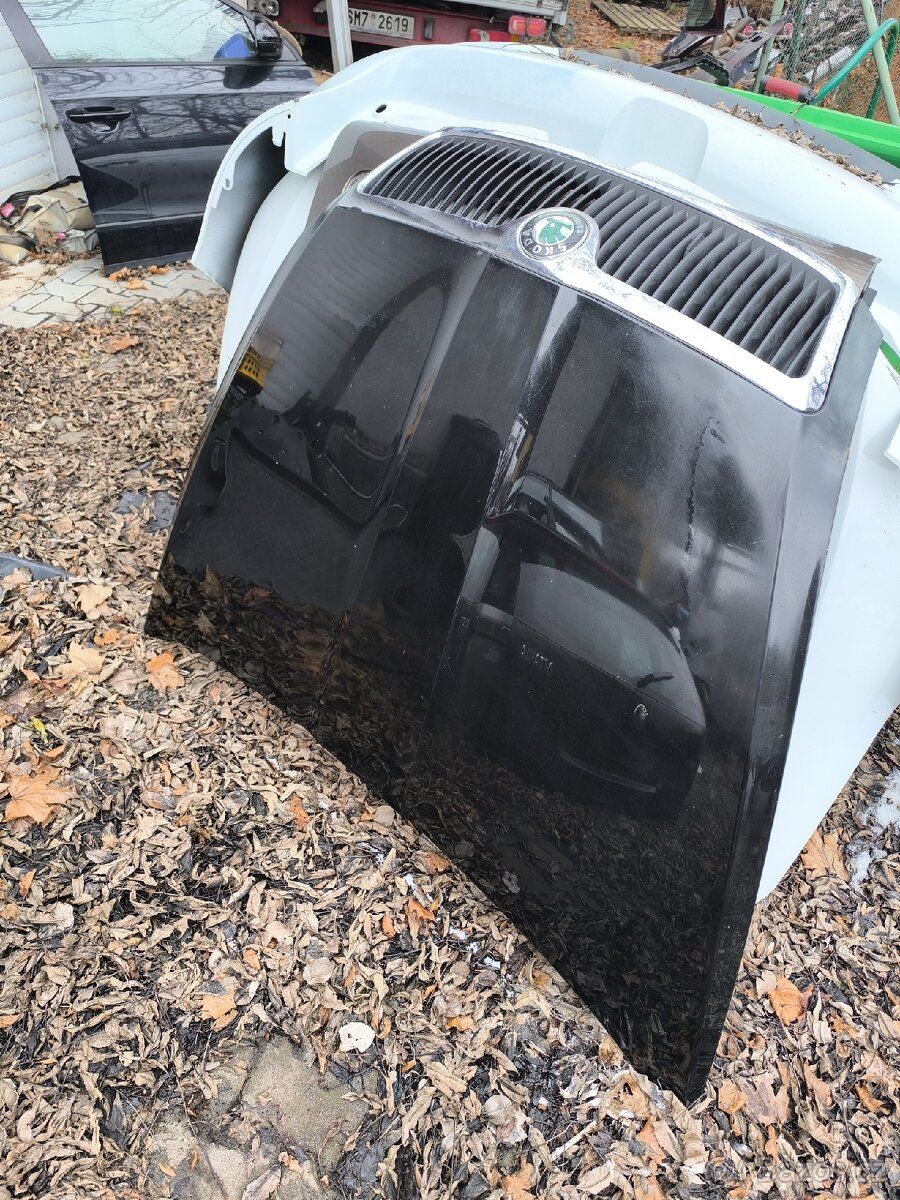 Škoda Octavia 2 kapota