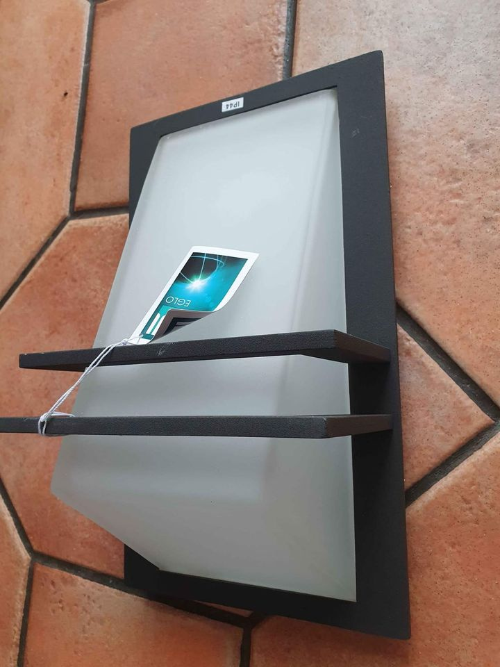 Venkovní nástěnné světlo EGLO 83433