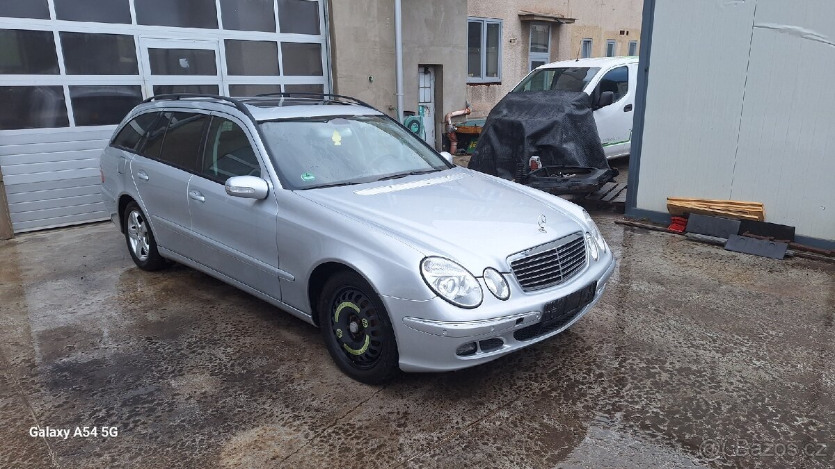 Prodám díly mercedes E rok 2006