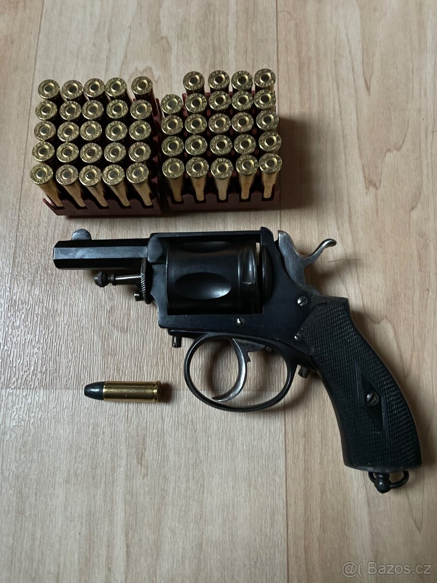 Historicky revolver kategorie D