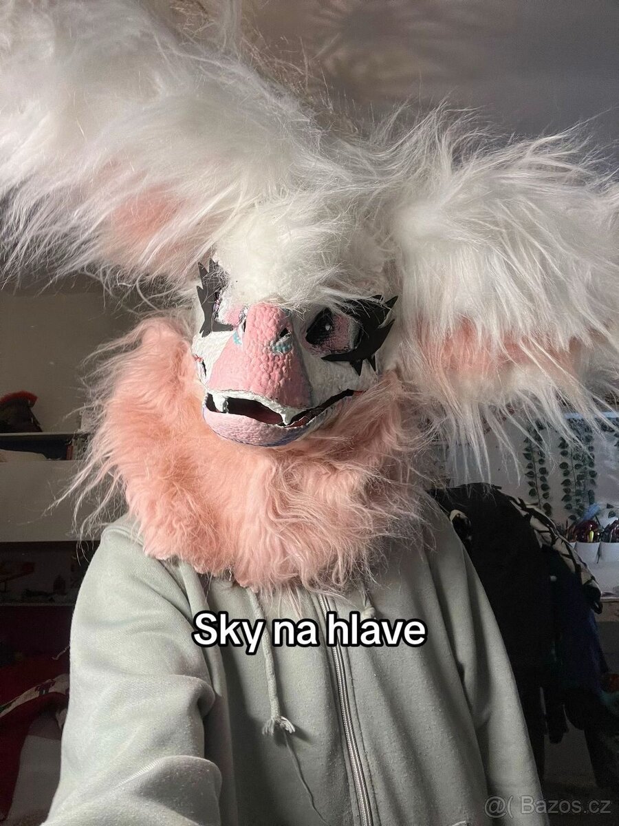 Furry maska s doplňky