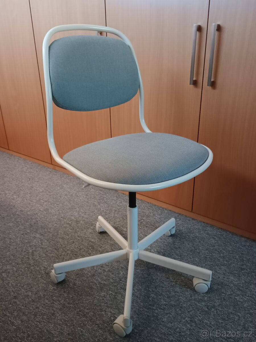 Otočná židle Ikea