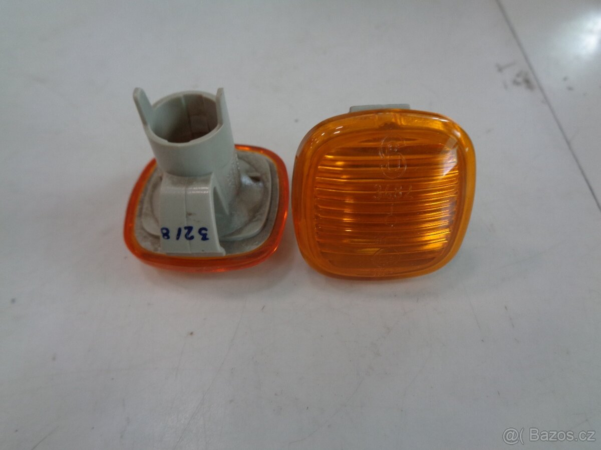 Směrové světlo 4D0949127B