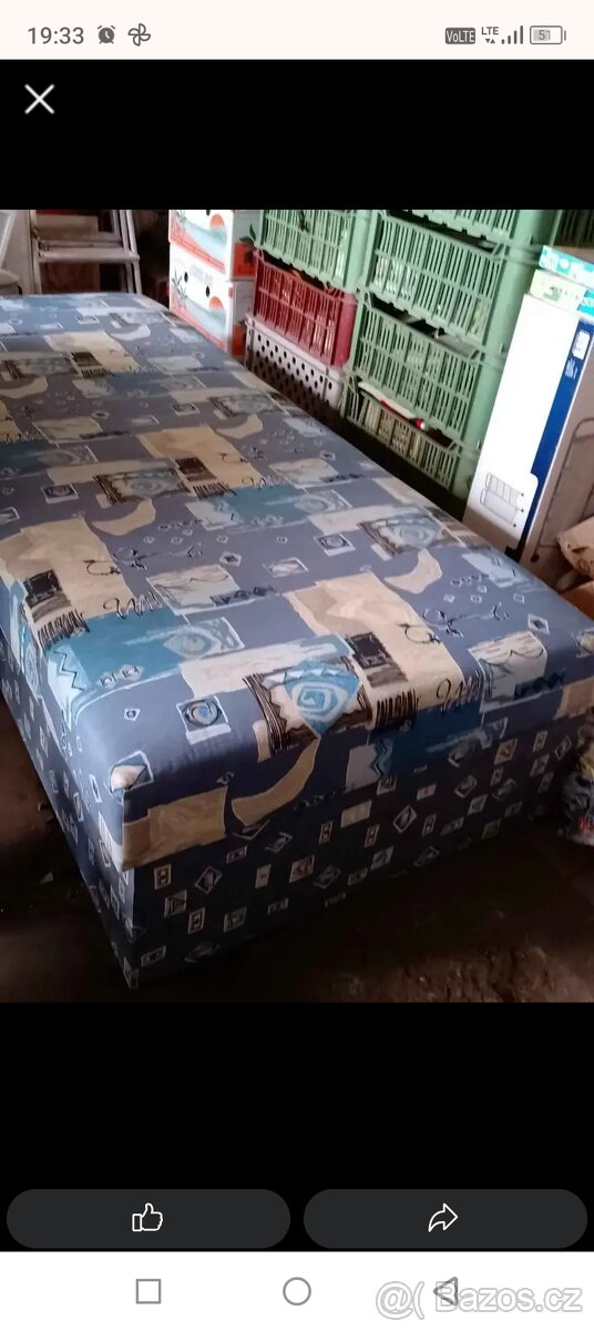 Válenda s úložným prostorem