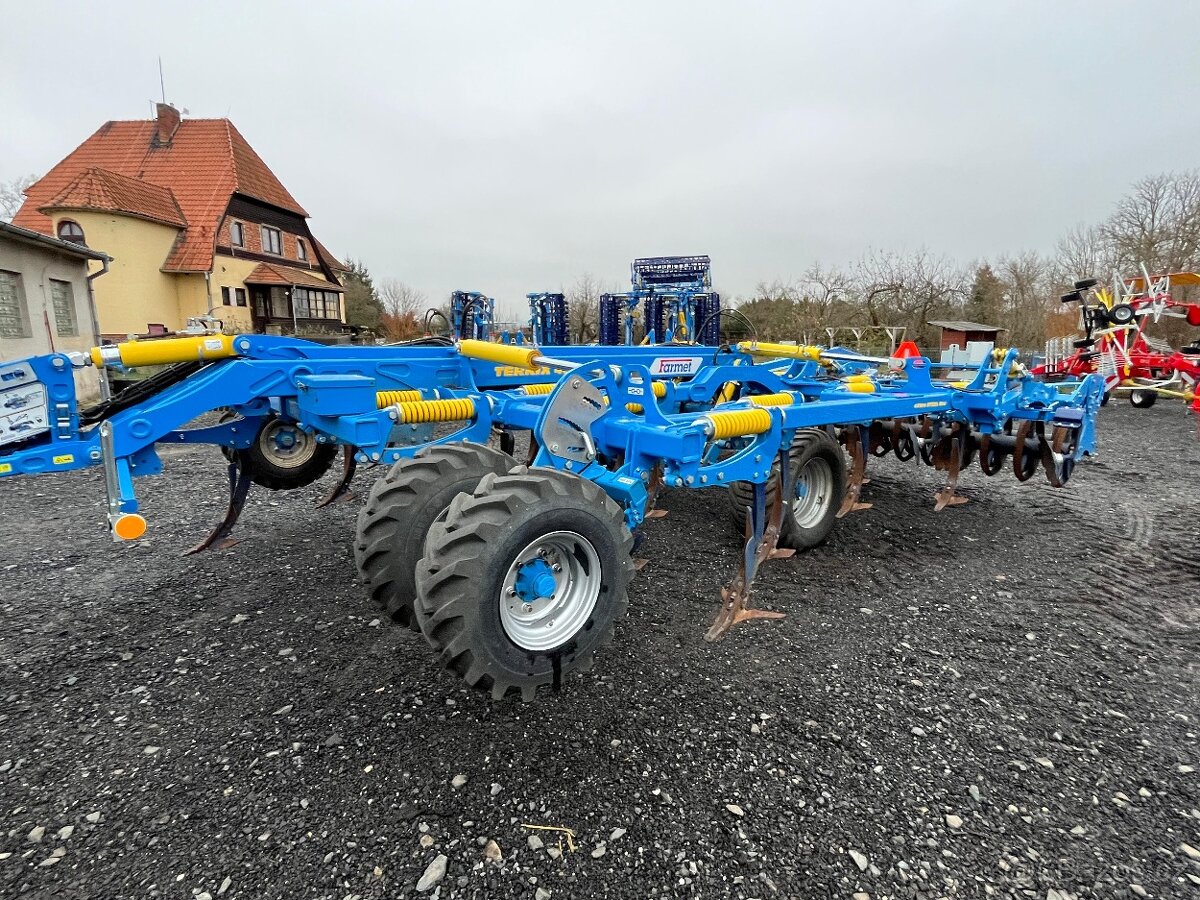 Radličkový kypřič FARMET TERRIX QUATRO 450PS