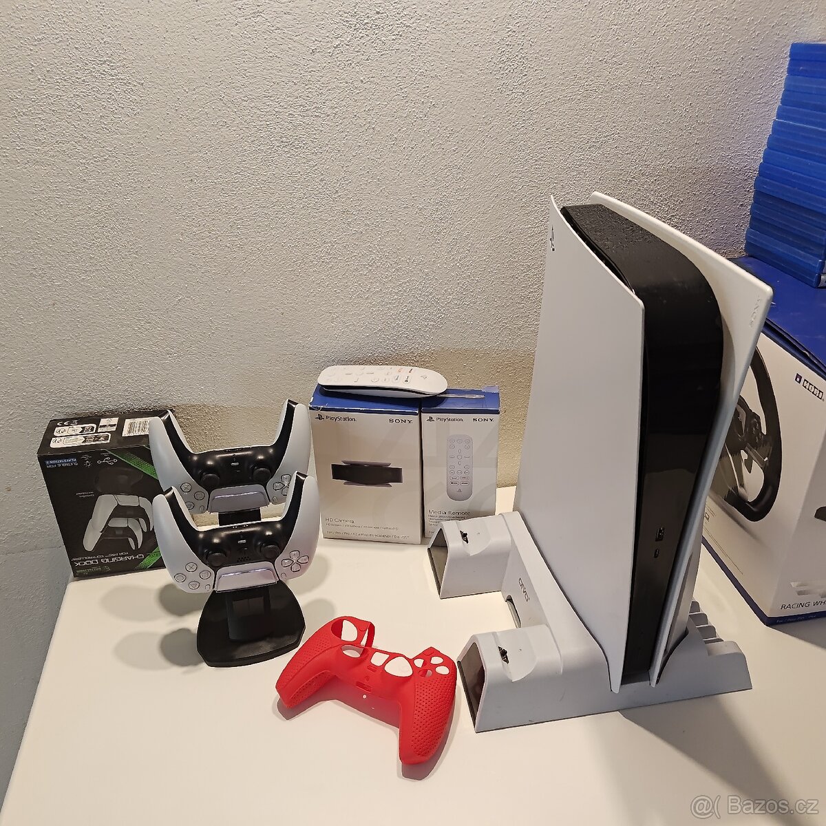 PlayStation 5 s mechanikou + hry + příslušenství