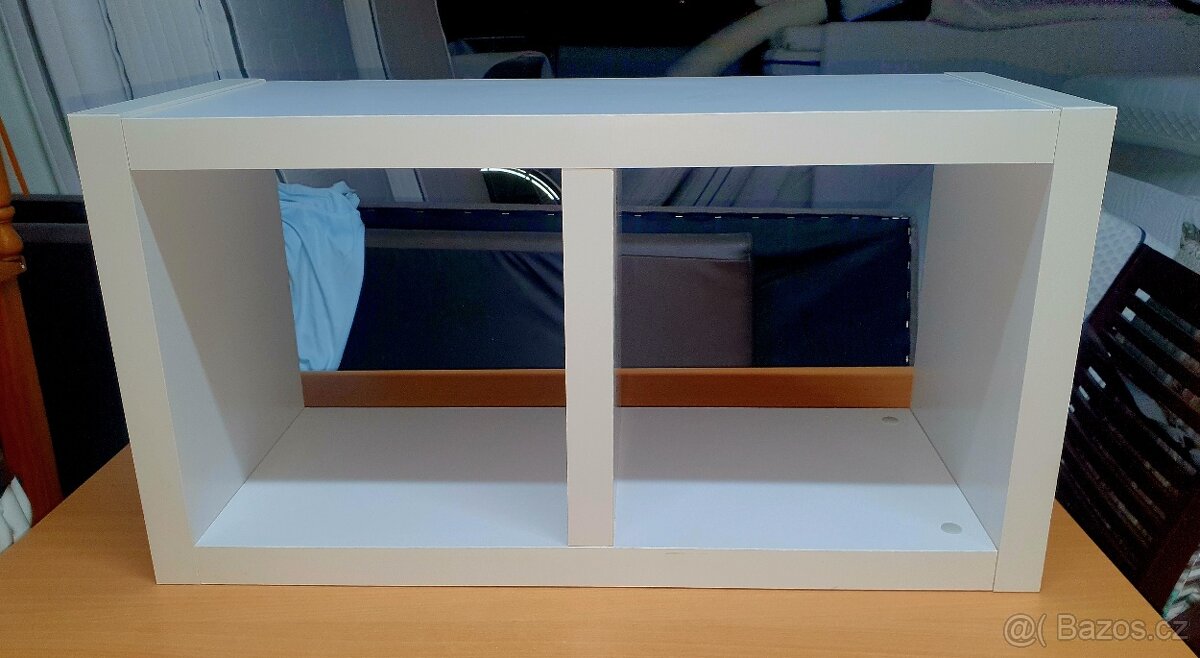Bílý menší kallax zn.Ikea