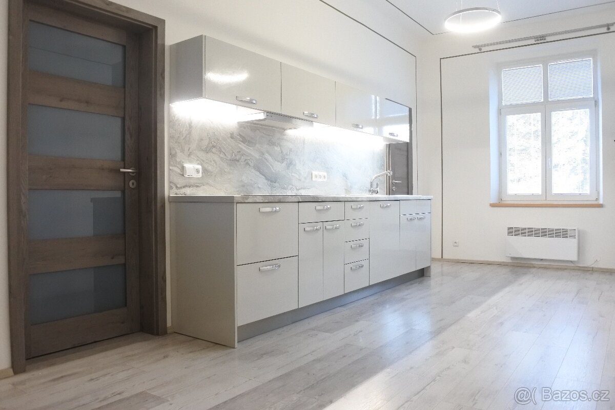 Pronájem bytu 2+1, 80 m2, Čsl. armády, Tábor