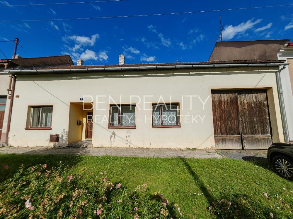 Prodej - rodinný dům Lechotice - velká zahrada a sklep
