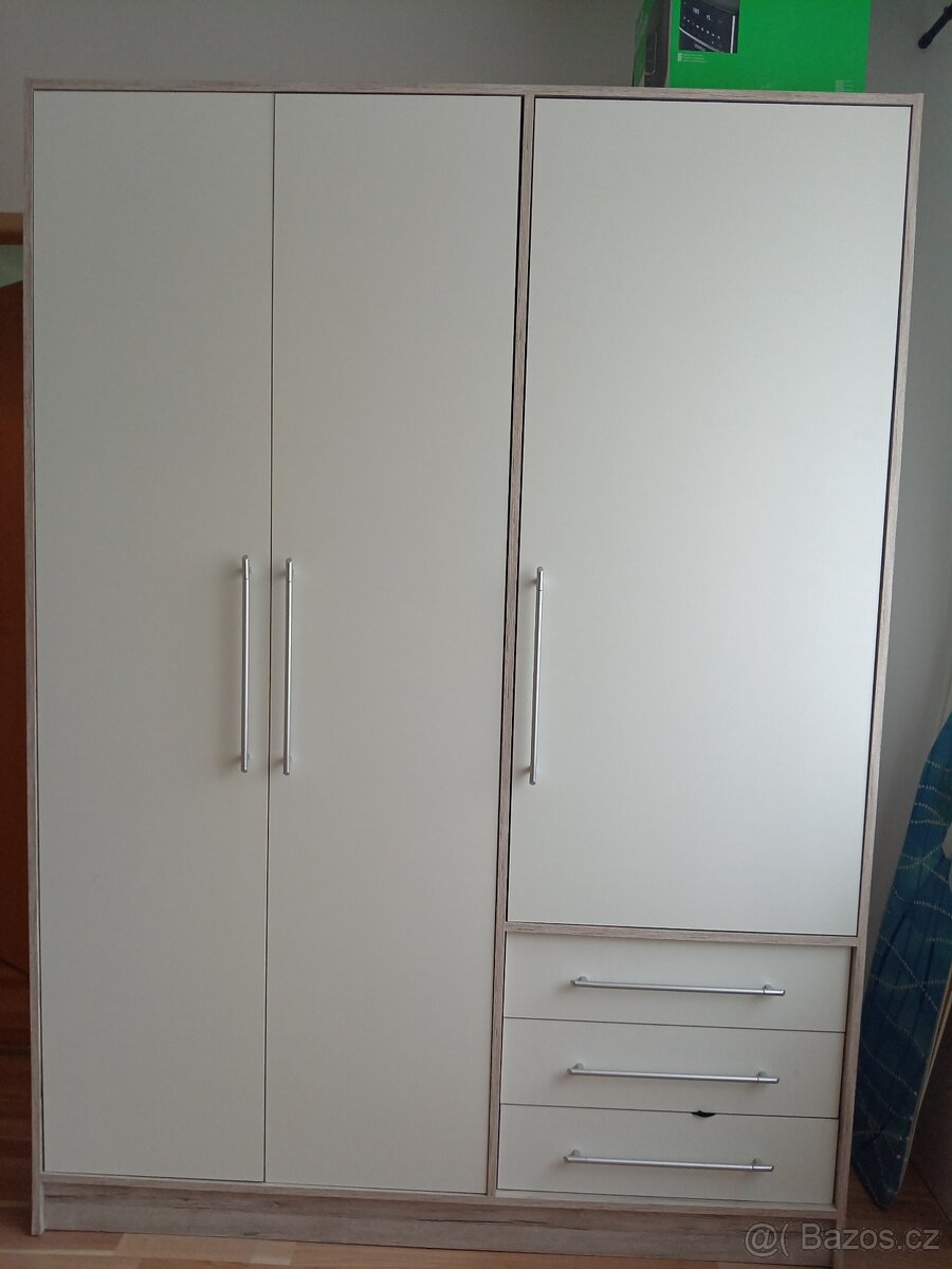 Šatní skříň