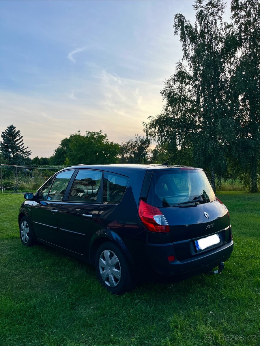 Renault Grand Scenic 1.9 dci 96 kW rv 11/2008, 7. míst