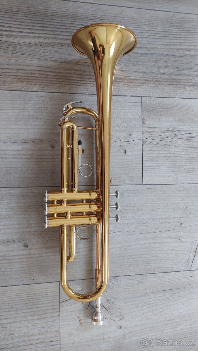Trumpeta YAMAHA YTR-3335 Bb