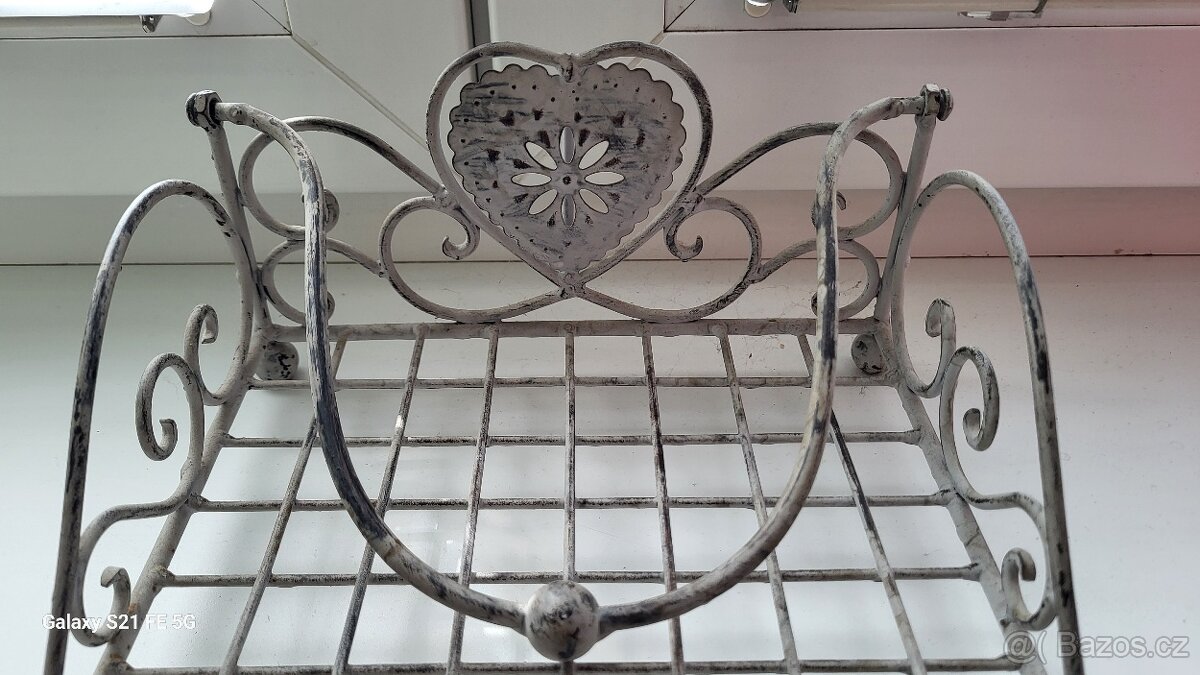 Stojan ubrousky,kytka