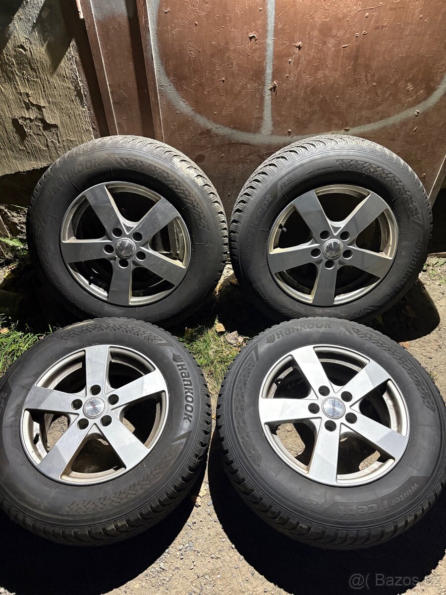 Sada - kola disky gumy 215/70 R16 Tucson zimní