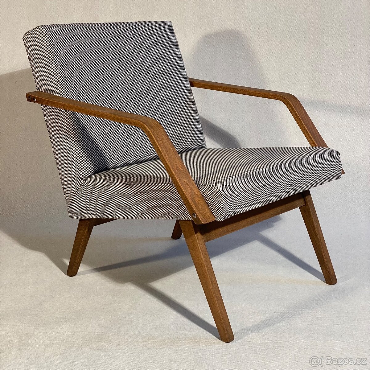 Retro kreslo Mier Topoľčany