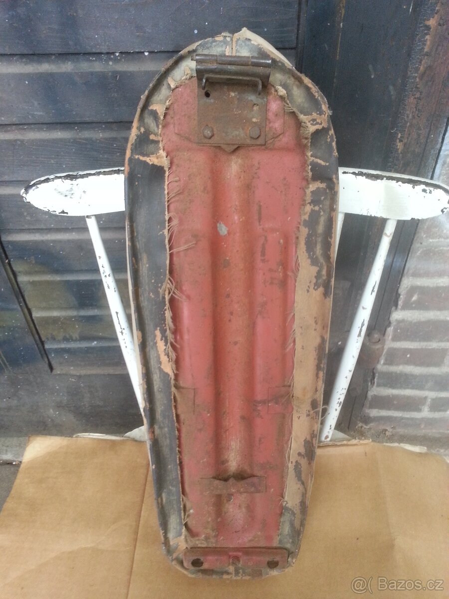 Sedlo na Jawa 05, 20, 21 Pionýr