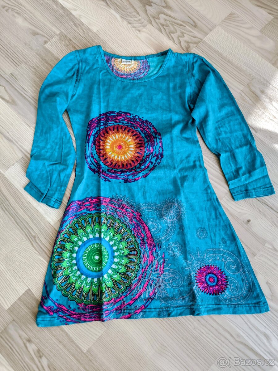 Tyrkysové šaty s mandalou