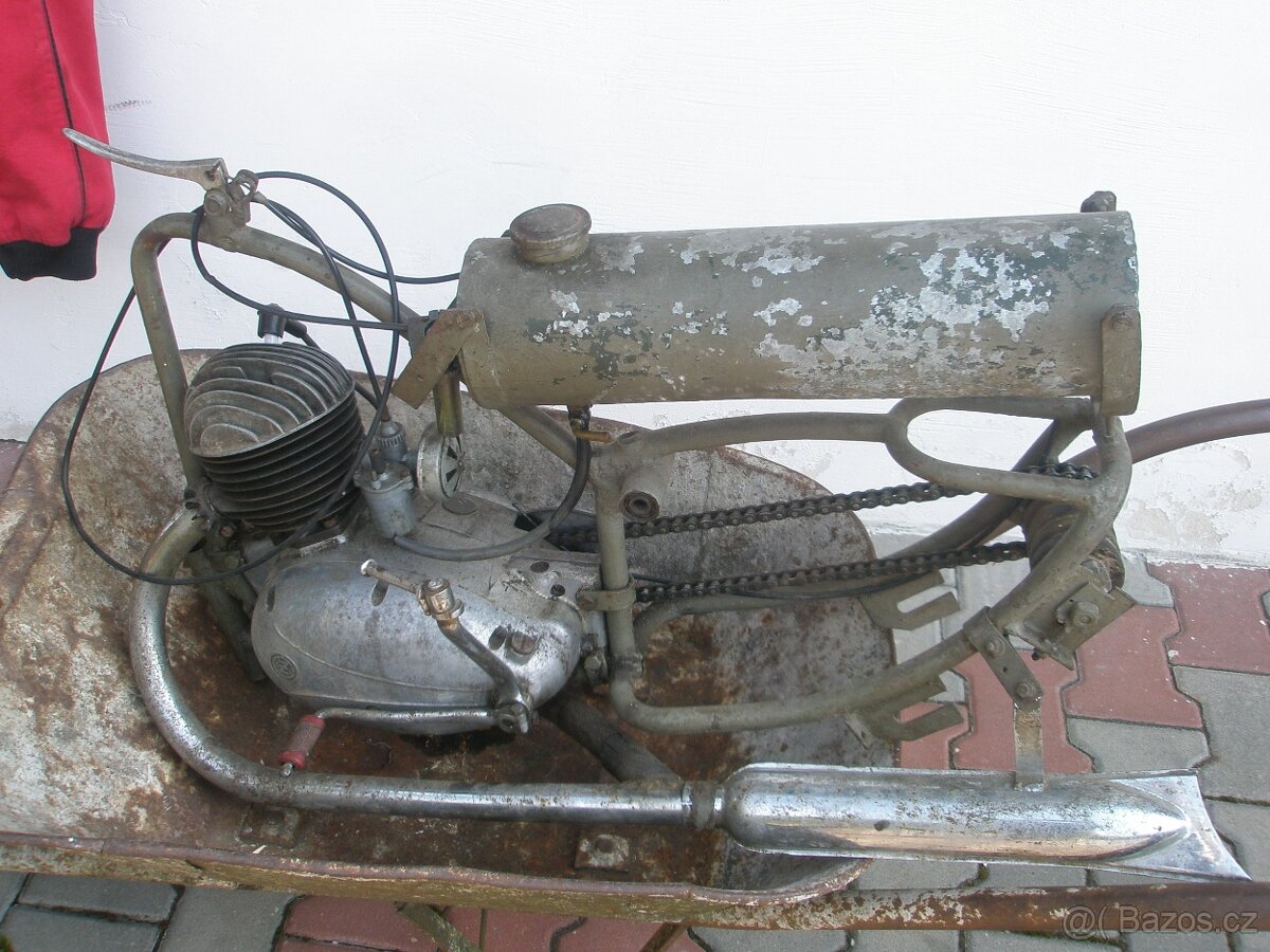 motor ČZ 125